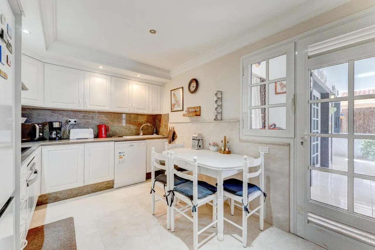 אדחה Beautiful Apartment In Terrazas Del Duque I ספרד